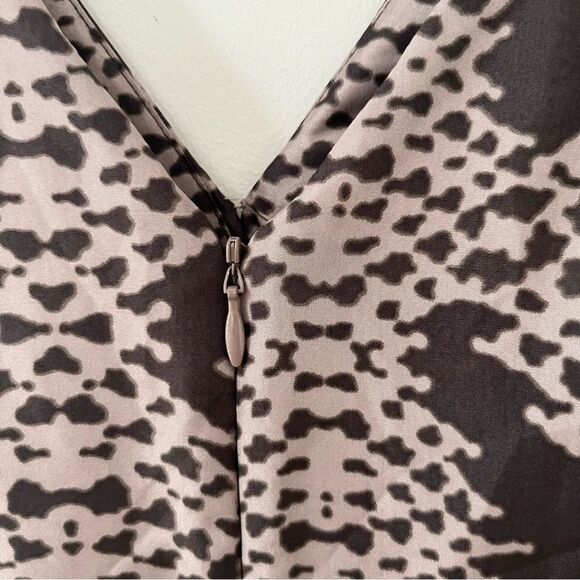 Banana Republic‎ Grey Snake Skin 100% Silk Pleated Faux Crossover Dress - Picture 6 of 10